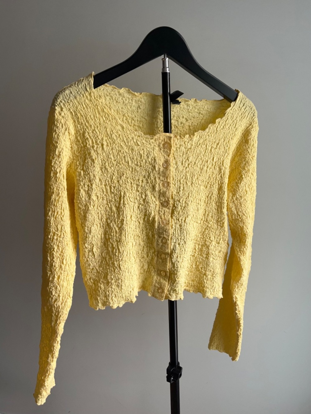 Crop lettuce edge button up top in butter yellow - XL by Pieces